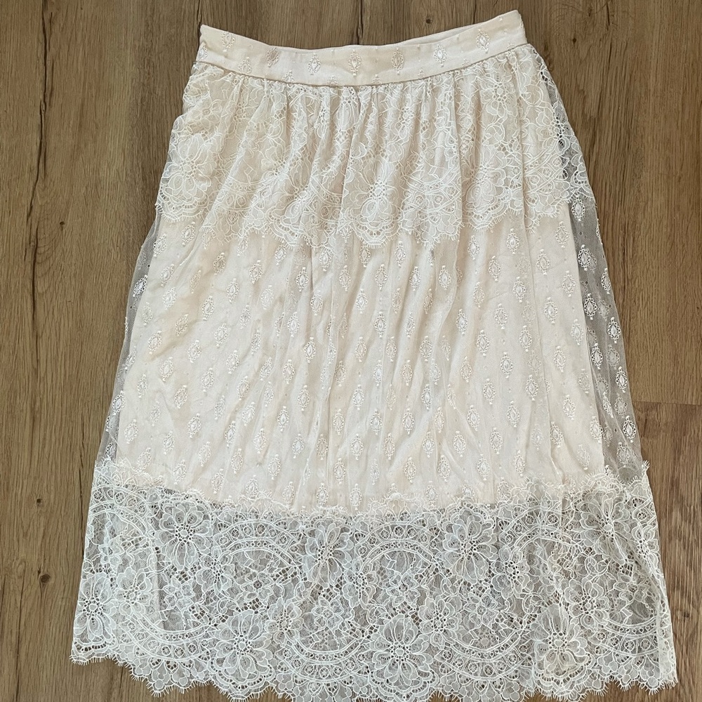 H&m boho cream  lace high wasted skirt size 6